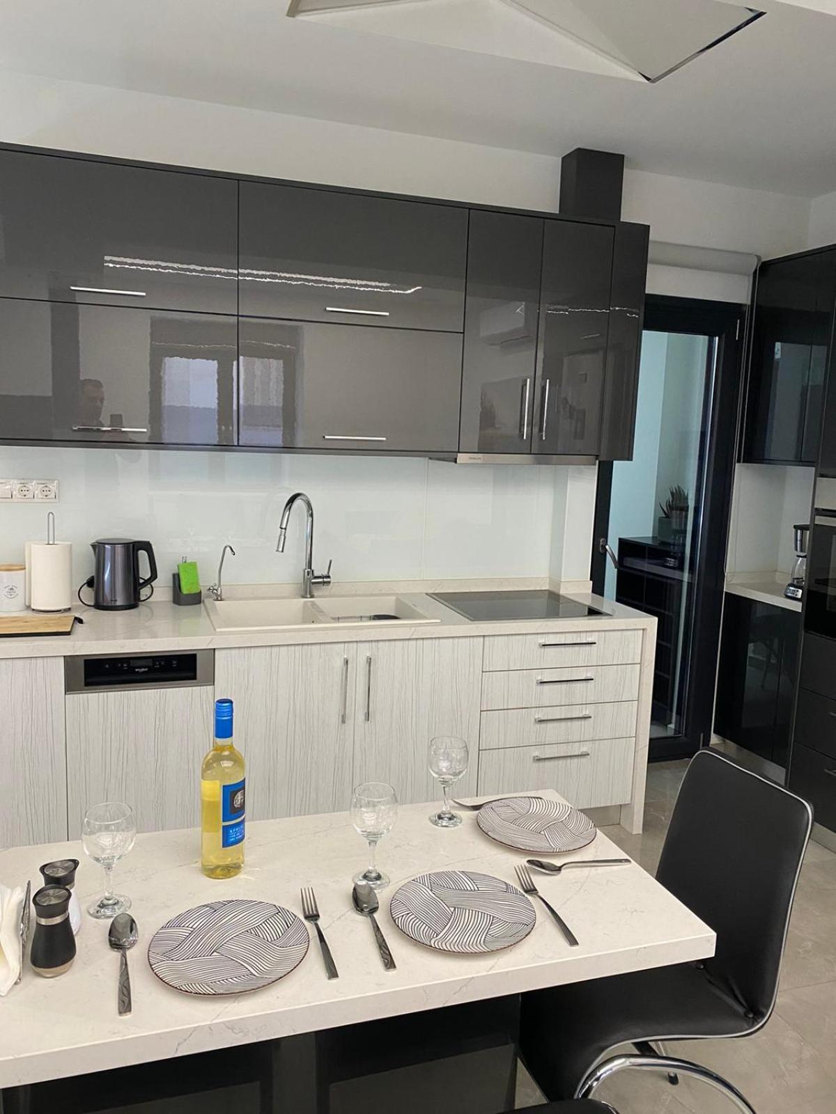 فيلا Ivory Style Maisonette Near Downtown كاندية المظهر الخارجي الصورة