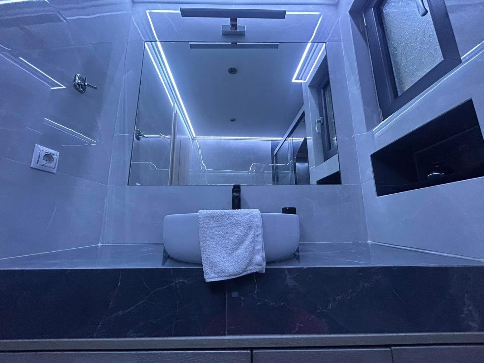 فيلا Ivory Style Maisonette Near Downtown كاندية المظهر الخارجي الصورة