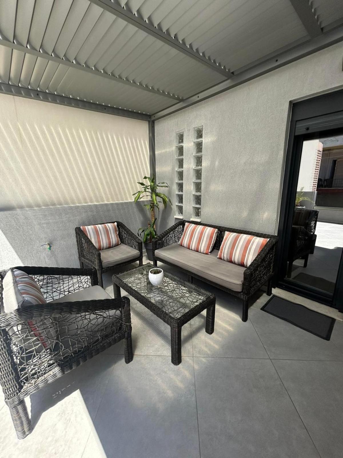 فيلا Ivory Style Maisonette Near Downtown كاندية المظهر الخارجي الصورة